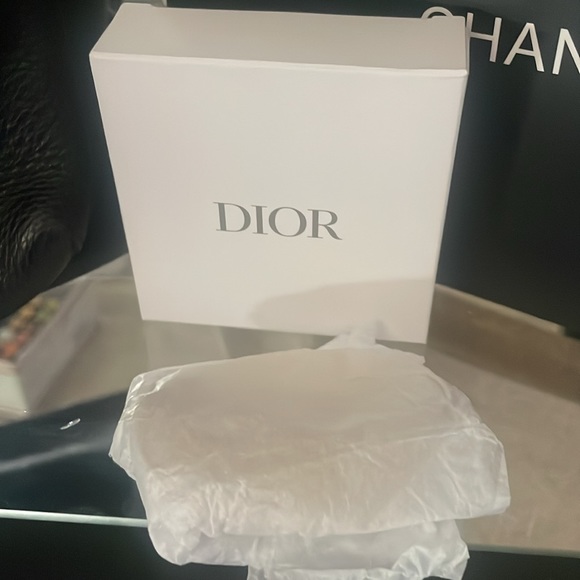 New Dior Beauty Cosmetic Makeup Gold Pocket Mirror. Box included . - Picture 5 of 5